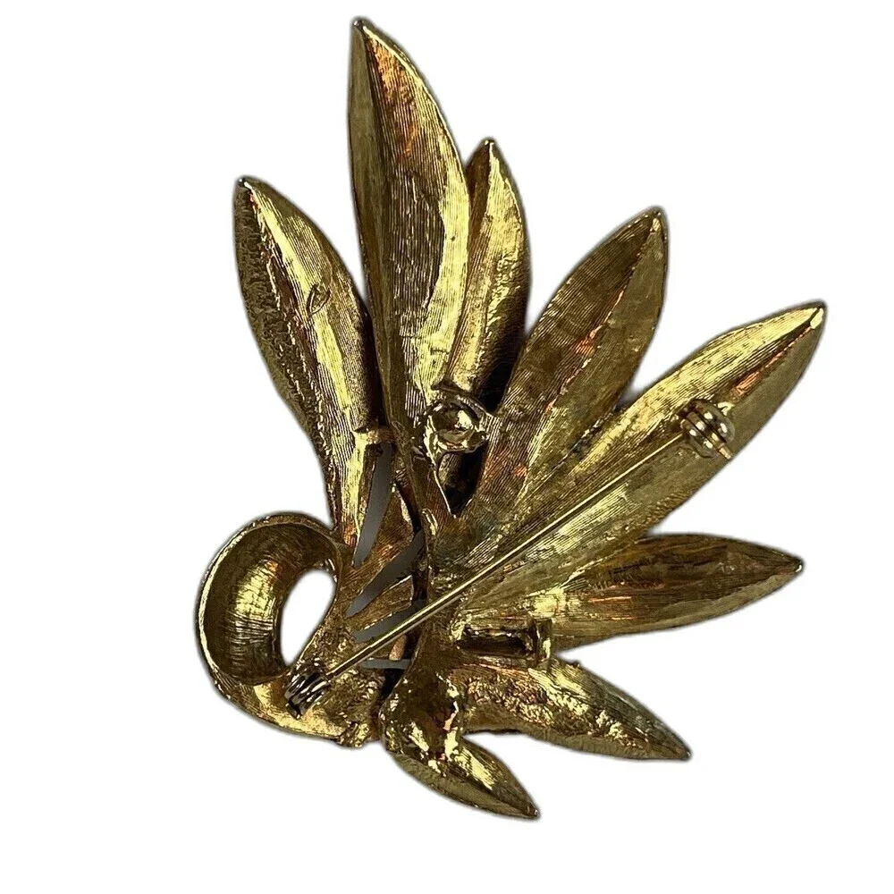 Vintage Flower Feather Texture Brooch Gold Tone Pin